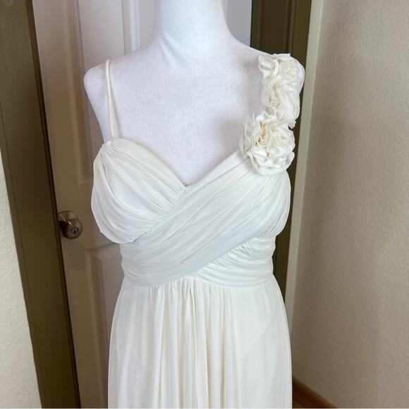 Cindy USA White Floral Applique Gown. - Picture 2 of 14